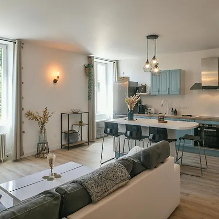 Maison Du Bonheur, *