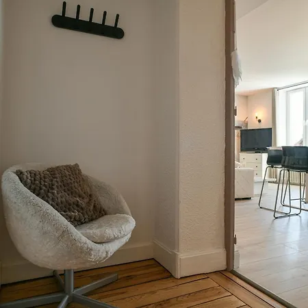 Maison Du Bonheur, *