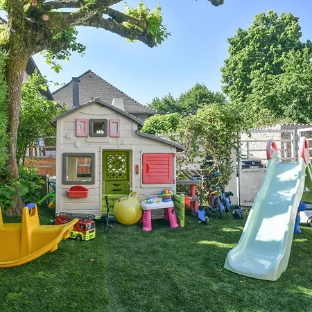 Maison Du Bonheur, *